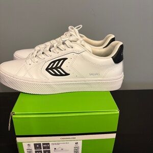 Cariuma Salvas White Leather Black Logo Sneaker Unisex